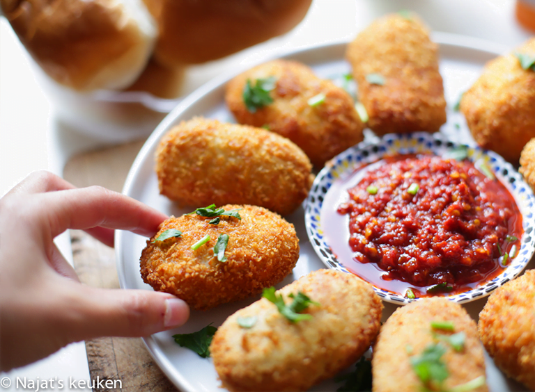 Cheezy Chicken Rolls