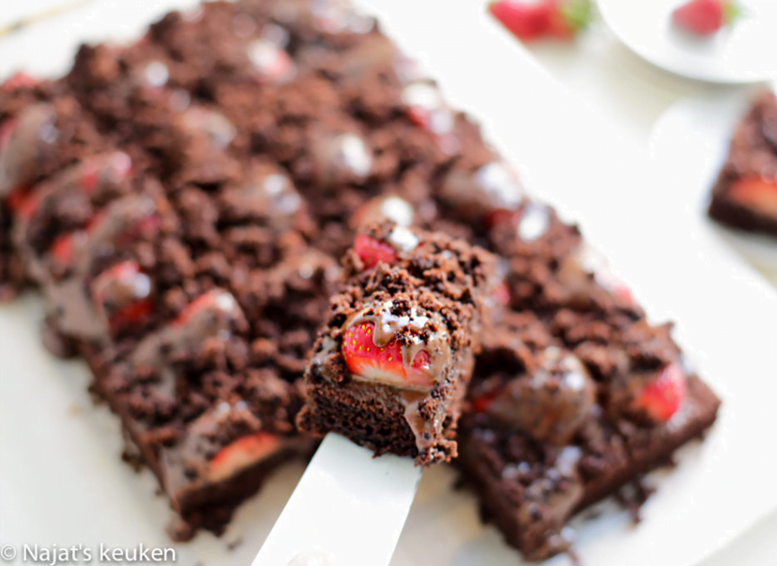 Strawberry chocolate cake