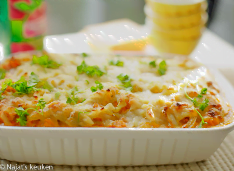 Aardappelschotel met kip