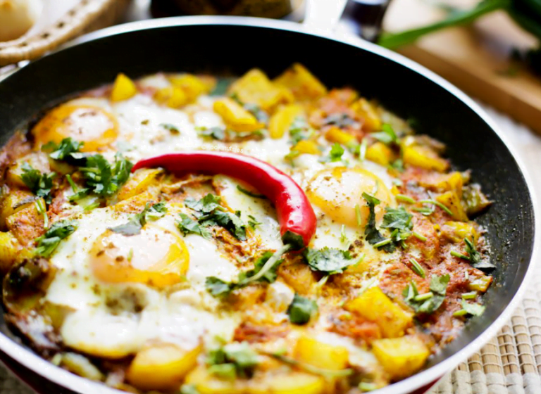 Aardappeltjes met tomaat en ei