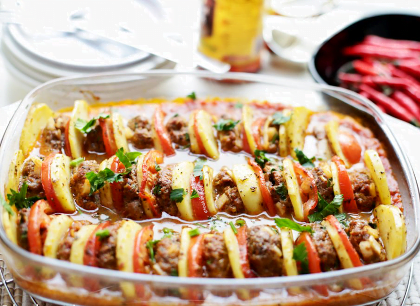 Tomaatschotel met gehakt