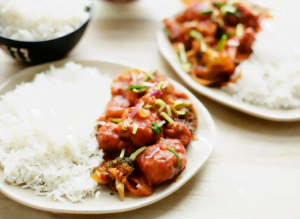 Krokante kip in tomatensaus