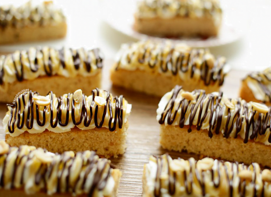 Romige pinda karamel cake