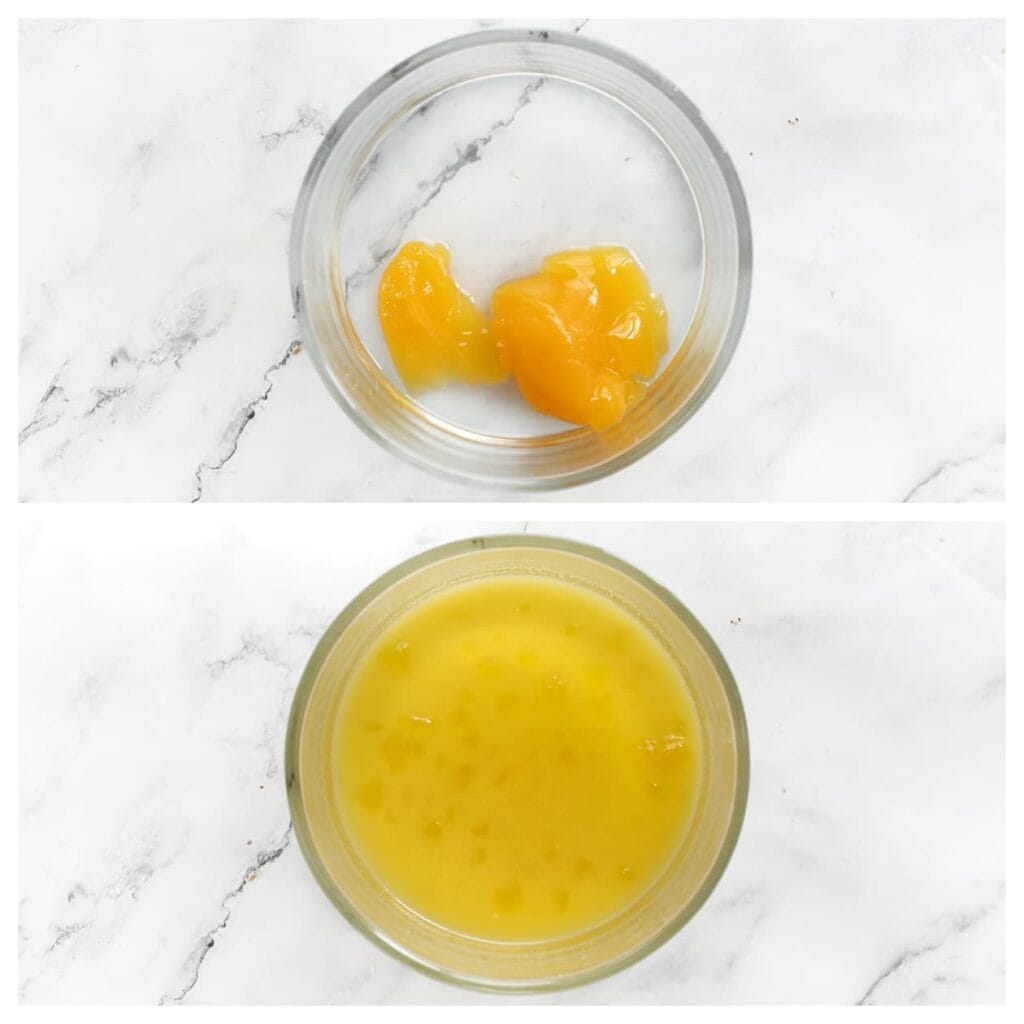 Houd je van een lekker fris gebakje? Doe de lemoncurd samen met het water in een diepe kom en meng goed.