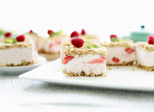 Aardbeien kruimel dessert