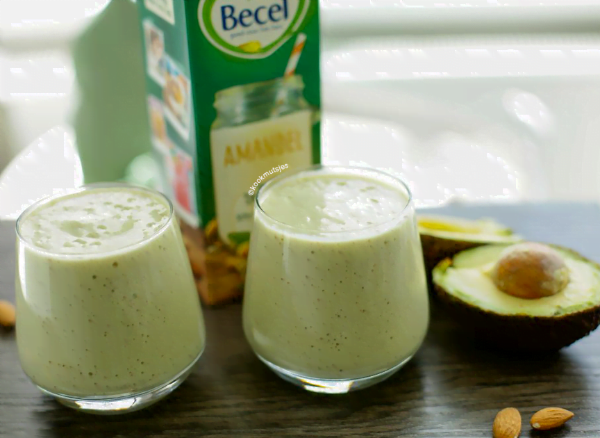 Avocado shake met amandelen