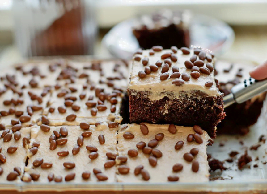 Chocolade poke cake