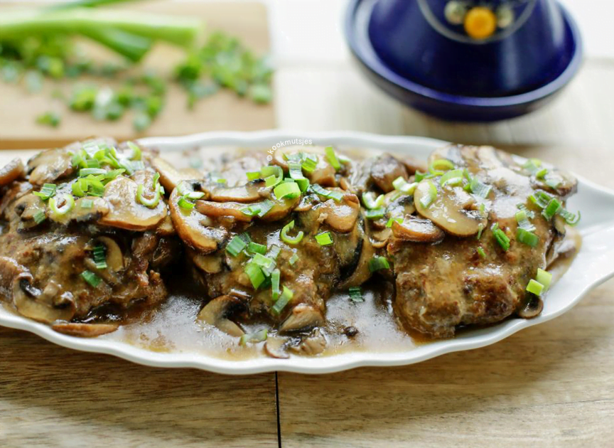 Gehakt in champignonsaus