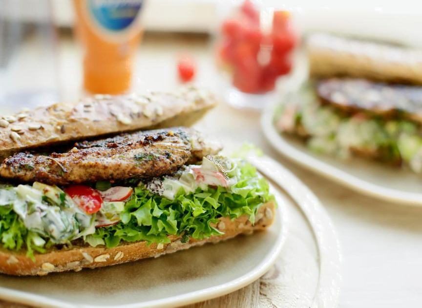 Gekruide kipfilet met salade