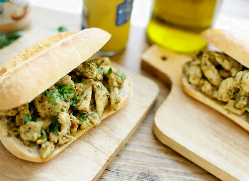 Broodje kip pesto