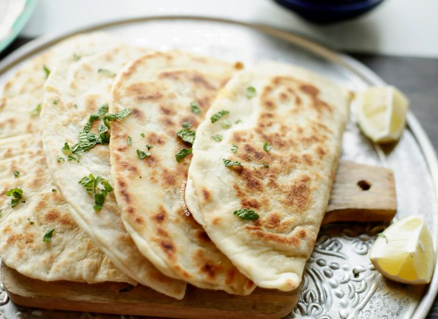 Platte broodjes met garnalen