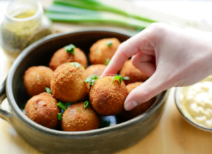 Aardappel-kaasballen