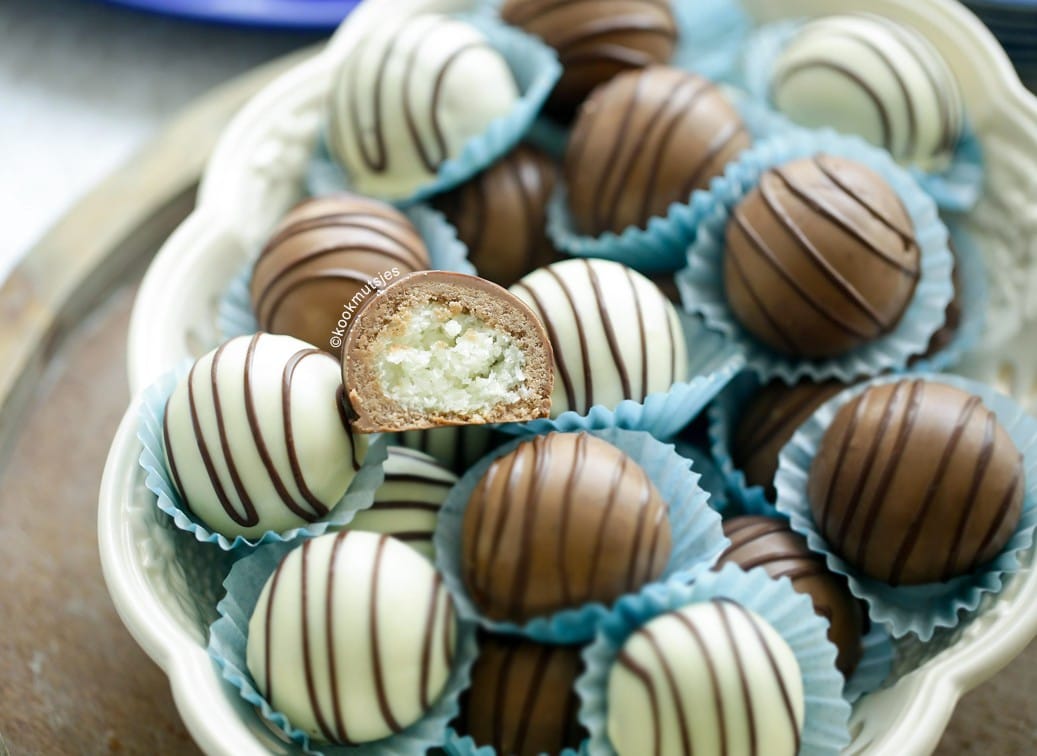 Gevulde kokoskoekjes met chocolade