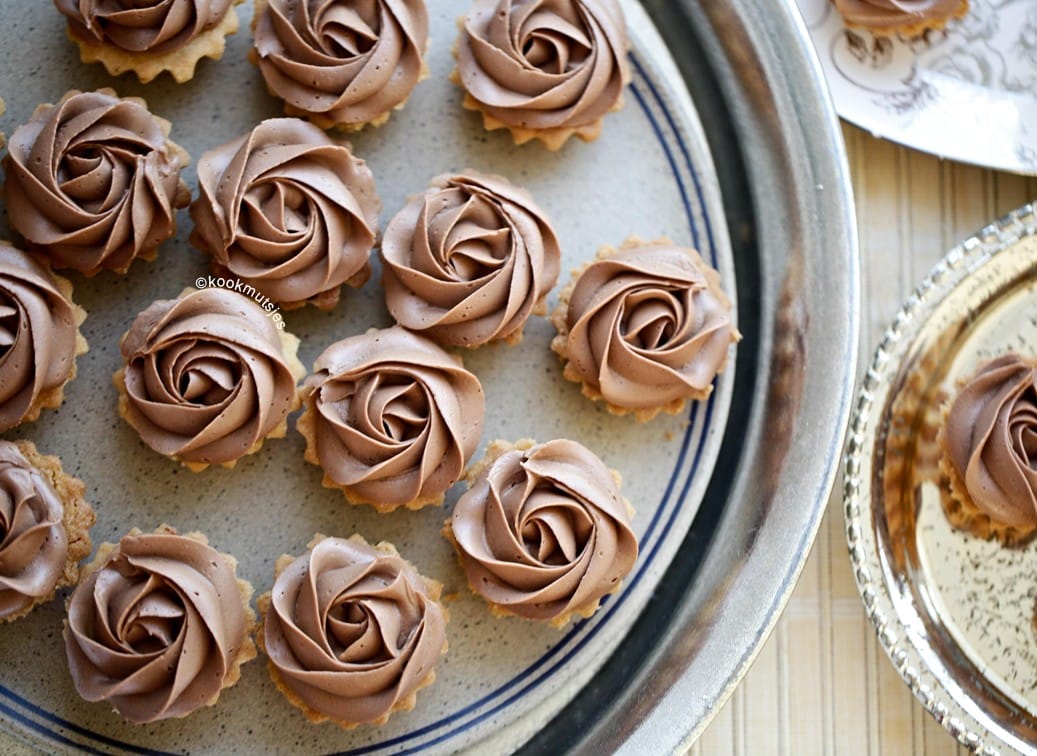 Pindakoekjes met chocolade topping