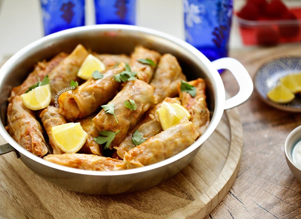 Lahana sarmasi (gevulde koolbladeren)