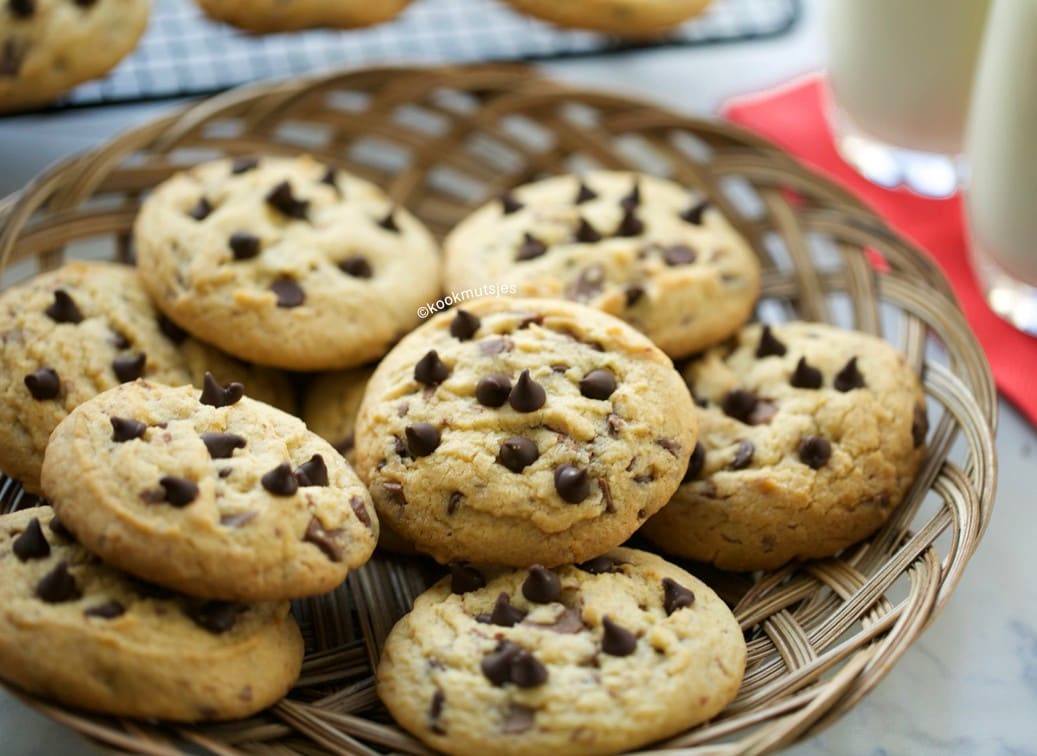Chocolate chip cookies