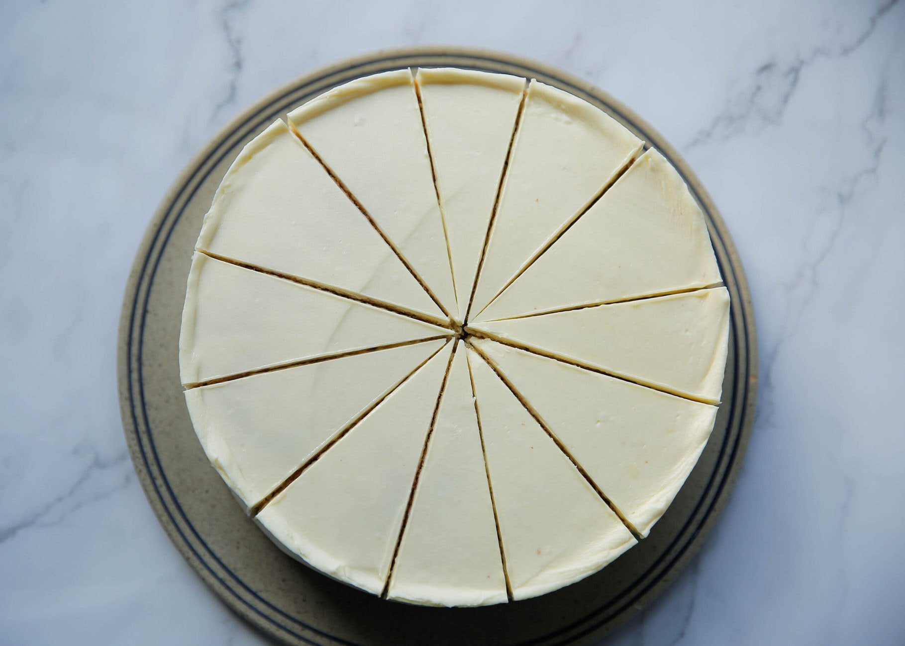 Anijs taart in puntjes snijden