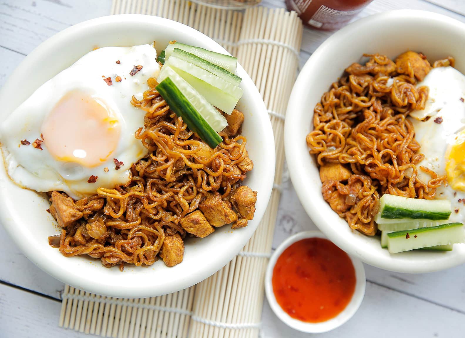 Noedels met kippendijen