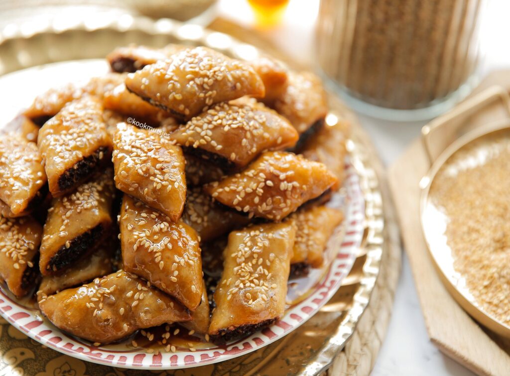 Chebakia met notenvulling (honingkoek)