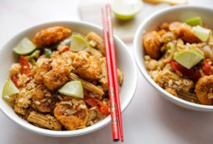 Rijst met krokante garnalen en groenten