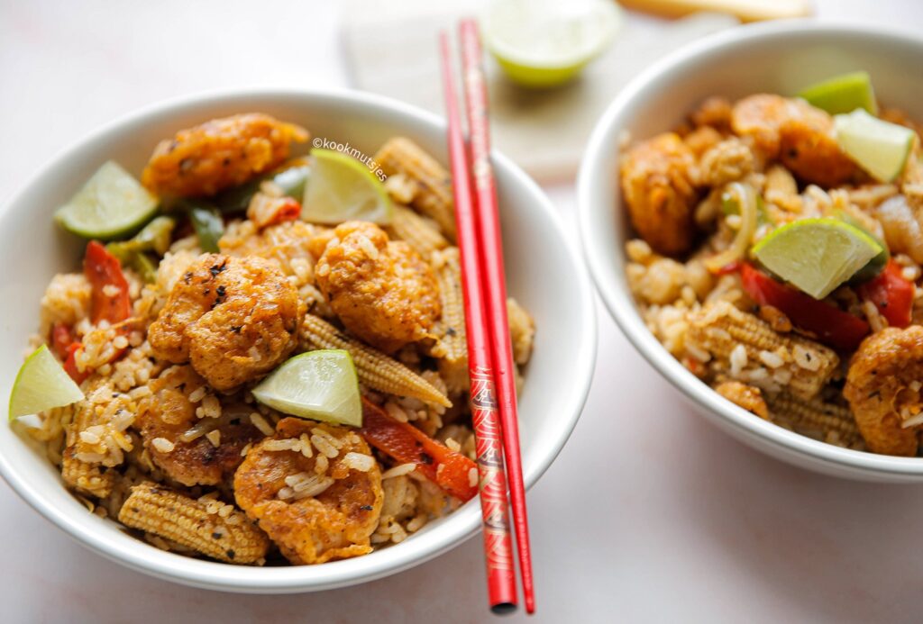 Rijst met krokante garnalen en groenten