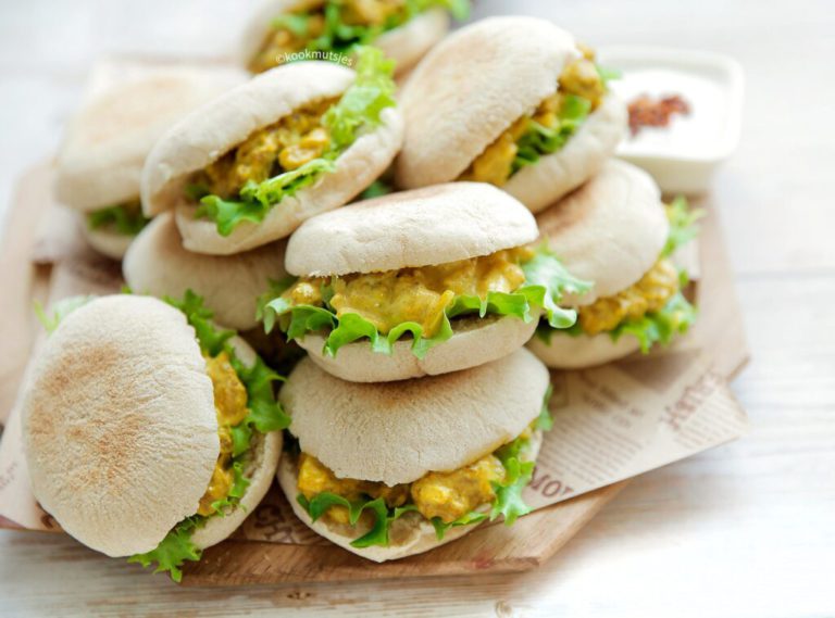 Thasnift met kip-kerrie salade