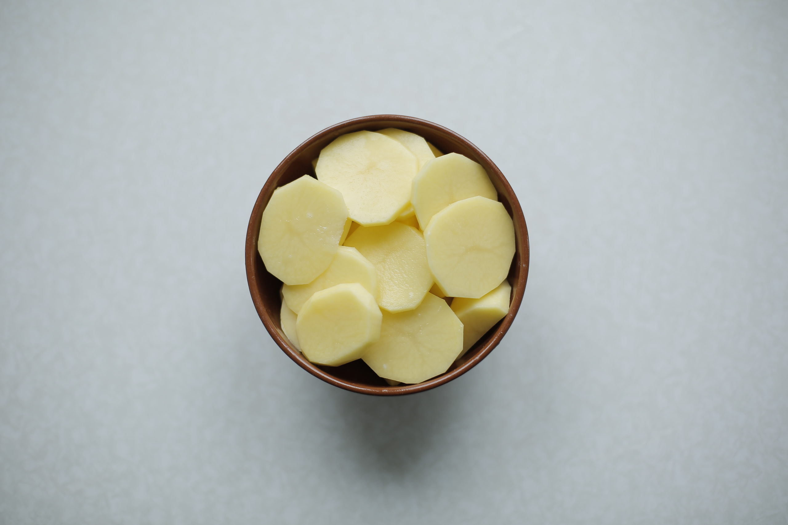 Aardappelen snijden in schijfjes