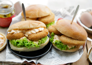 Aardappelsnacks met eierensalade Kookmutsjes