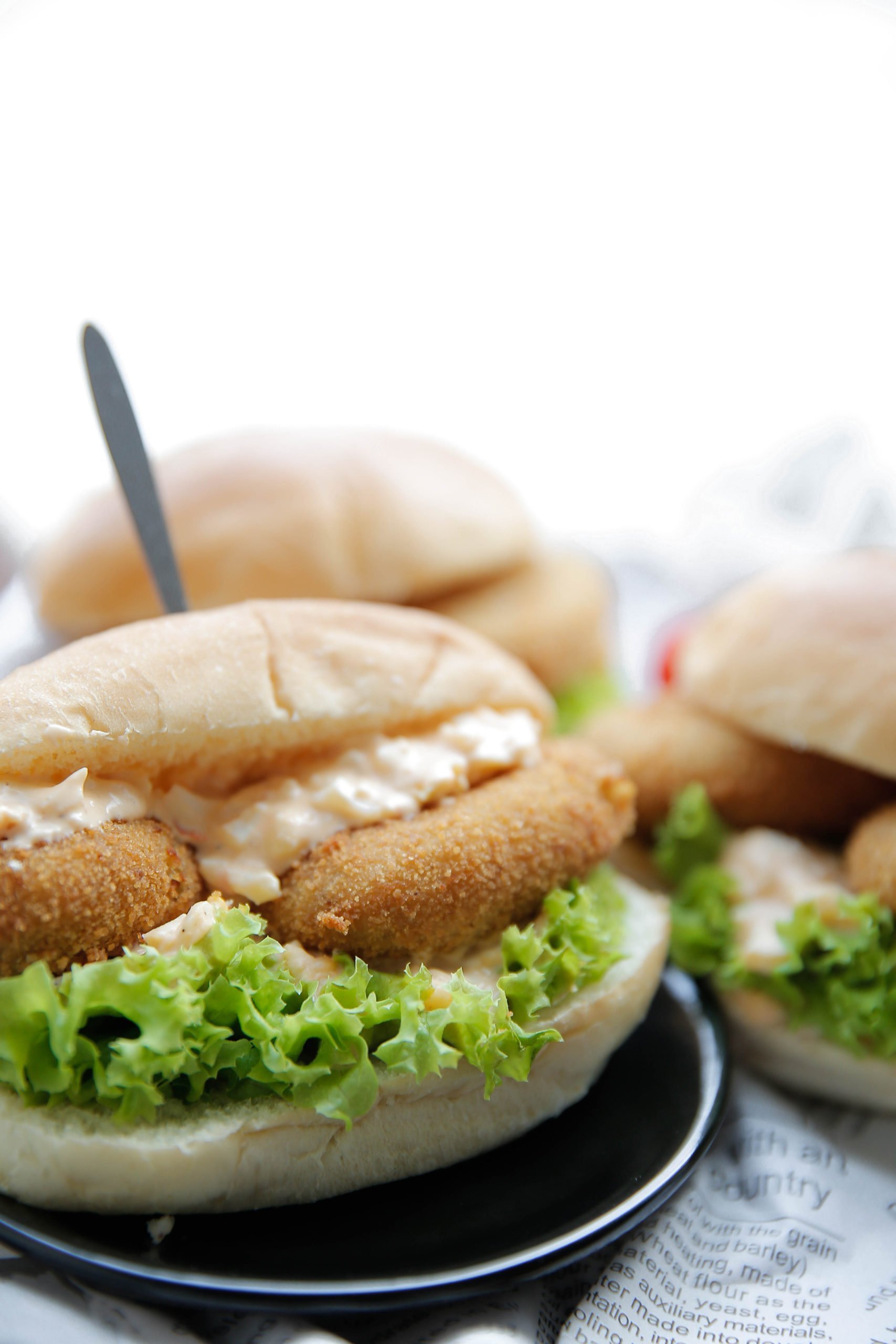 Aardappelsnacks met dierensalade eindresultaat