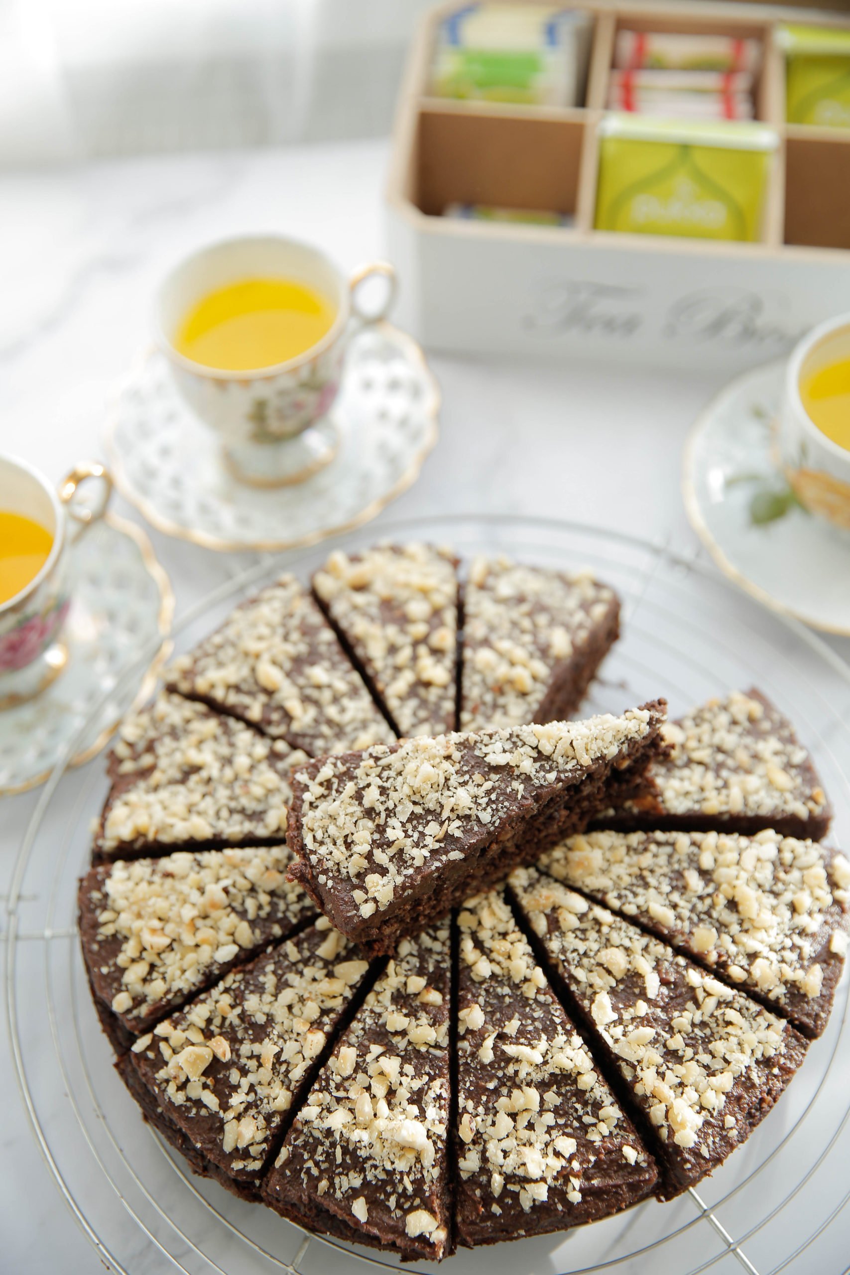 Chocoladecake zonder suiker, gezoet met honing en dadels eindresultaat