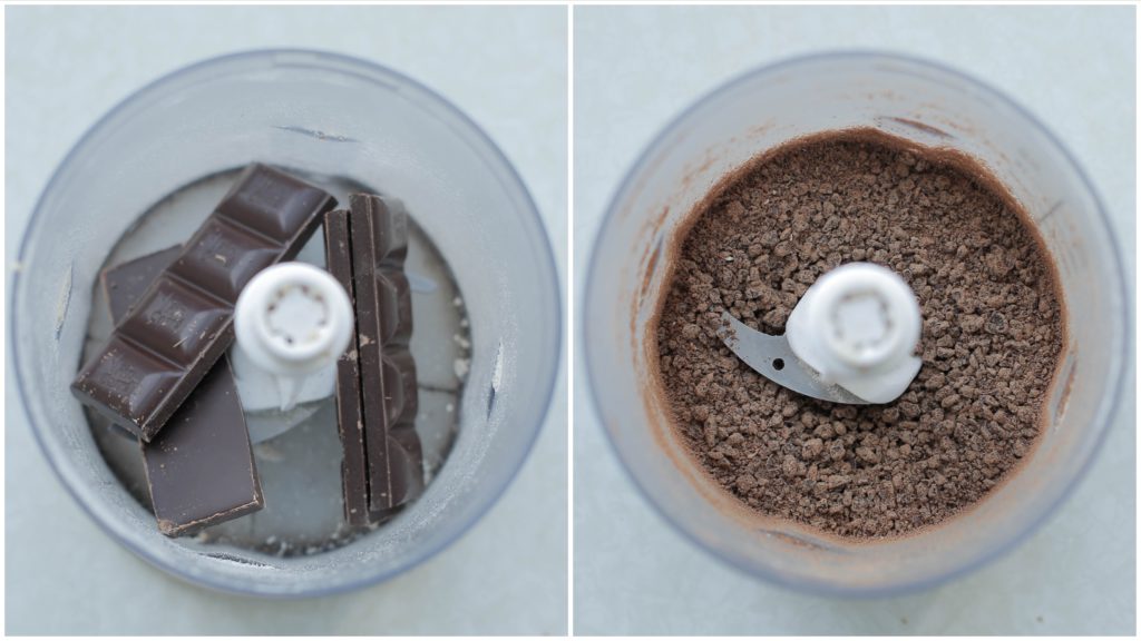 Doe de chocolade in een hakmolen. Mix fijn.