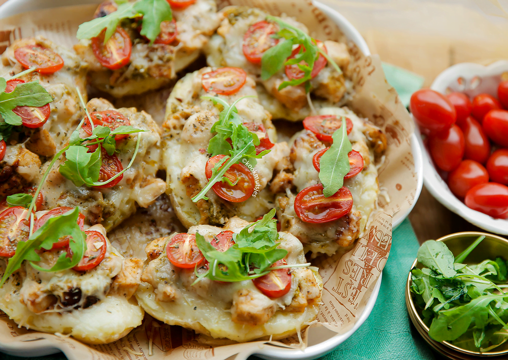 Gevulde aardappels met kip en pesto