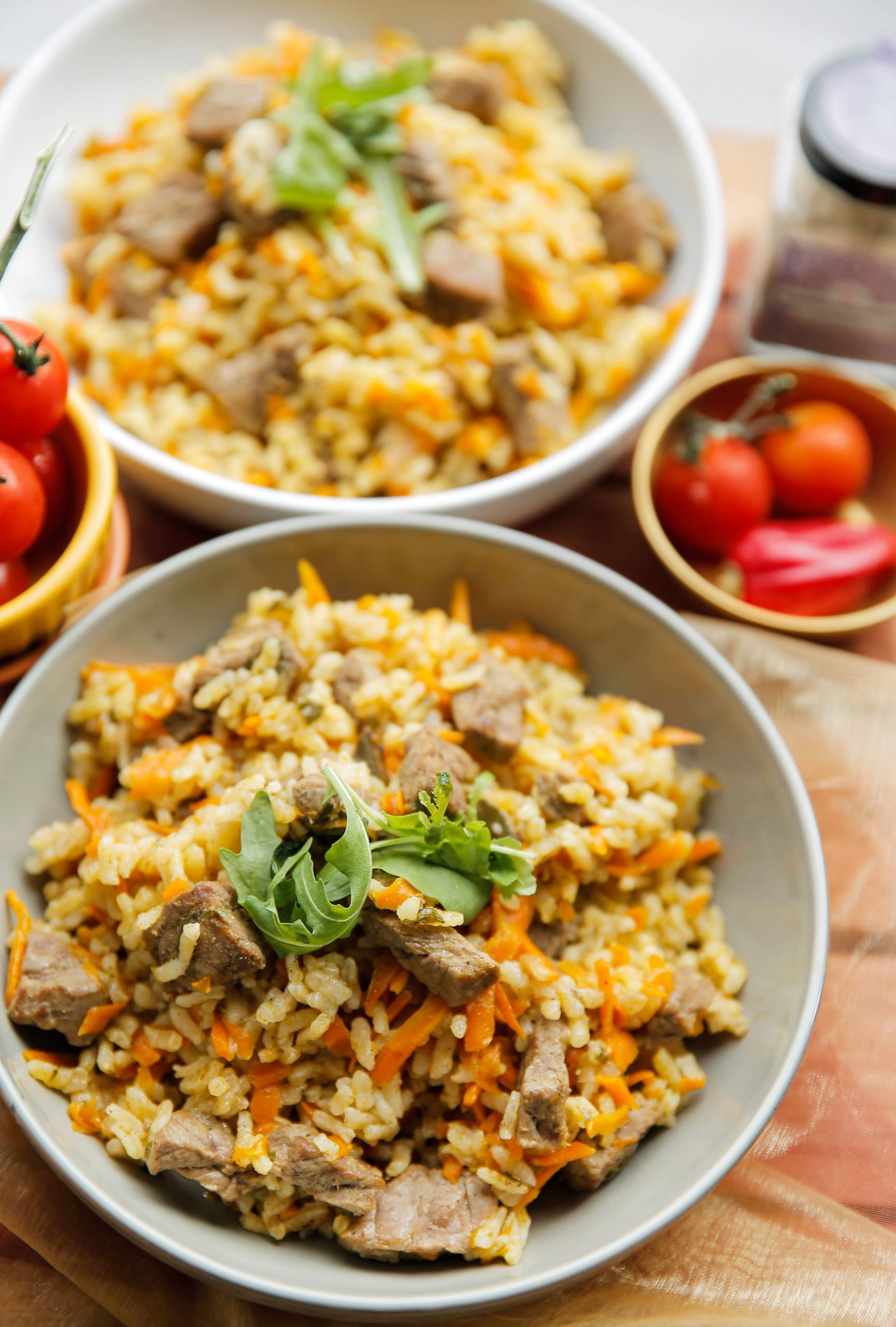 Rijst met kalfsvlees en wortel eindresultaat