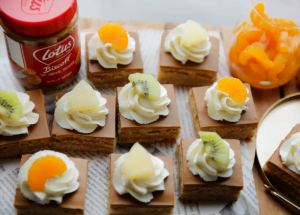 Speculooskoek met slagroom en fruit Kookmutsjes