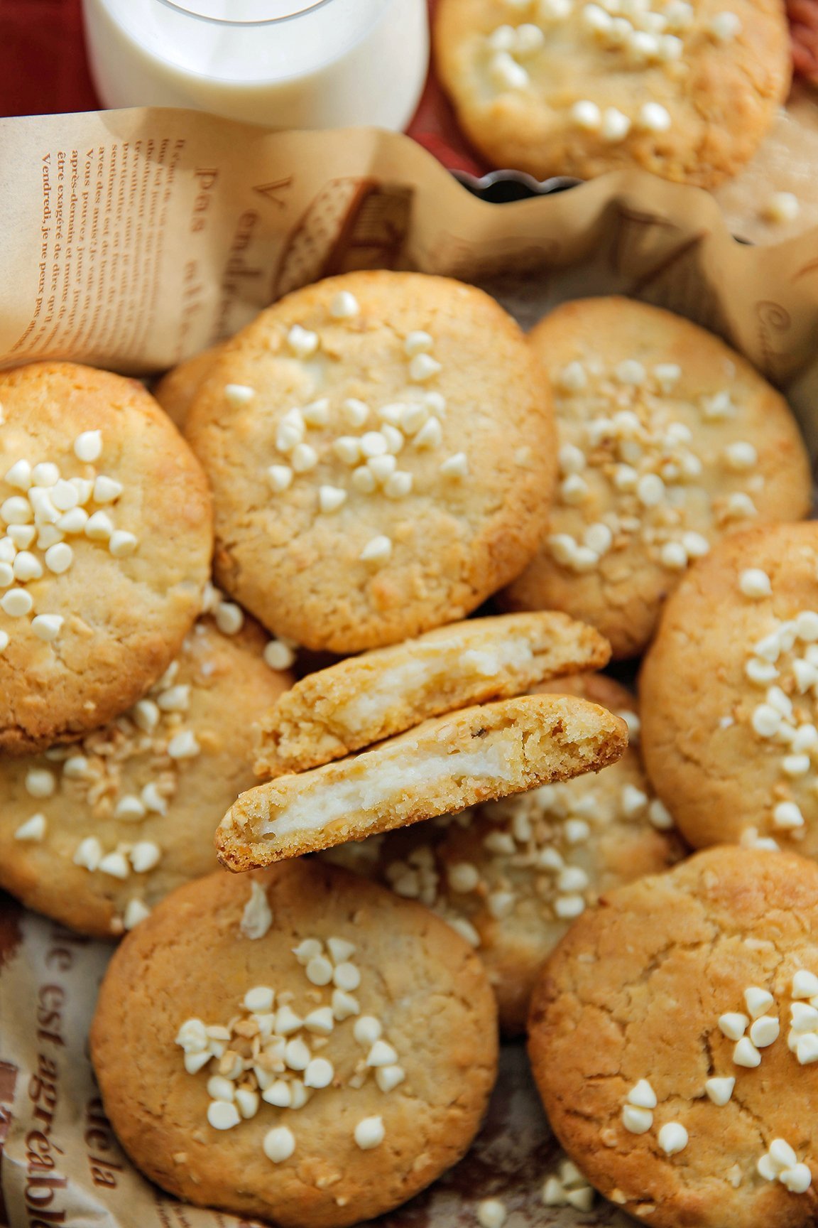 Witte chocoladekoek met zachte witte chocolade vulling eindresultaat