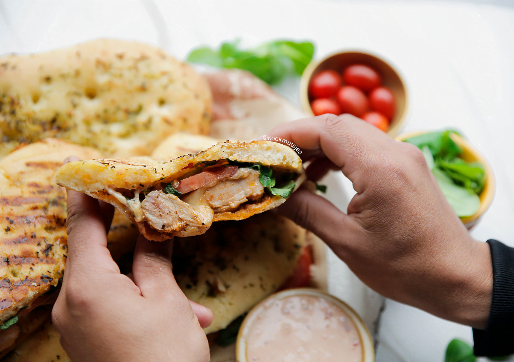 XL knoflookbrood met kippendijen