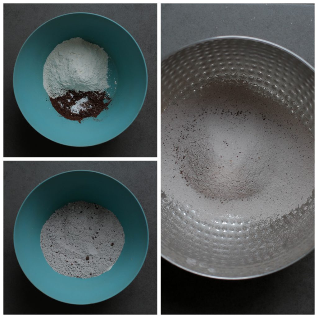 Doe de bloem, bakpoeder en cacao in een kom. Meng goed. Haal de droge ingrediënten tweemaal door een zeef.