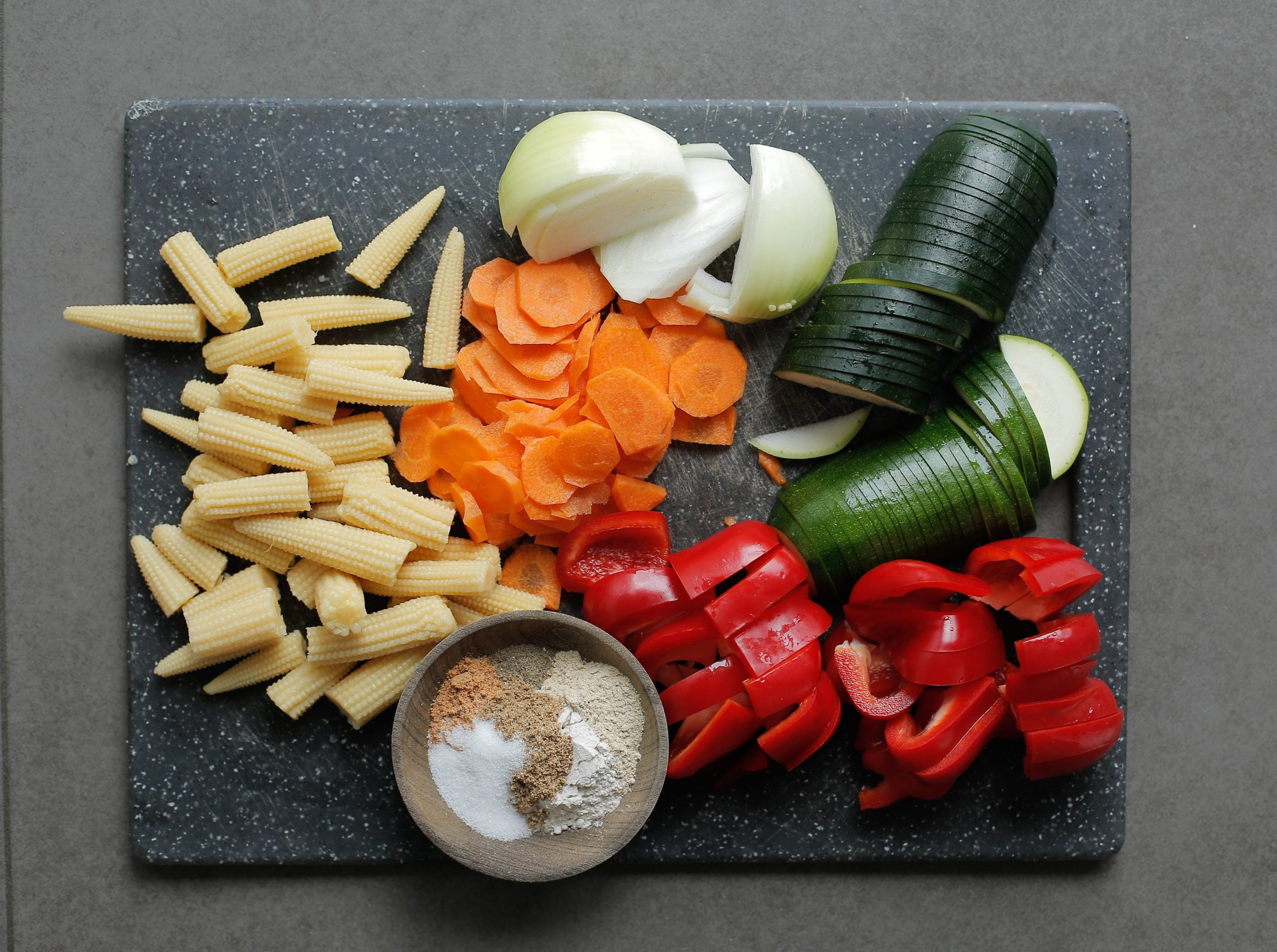 Gesneden groenten en kruiden