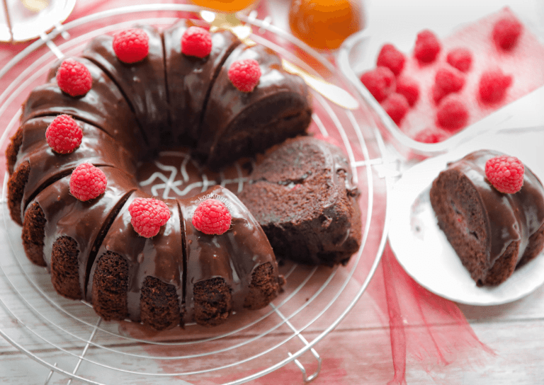 Chocolade tulband cake met kersenvlaai