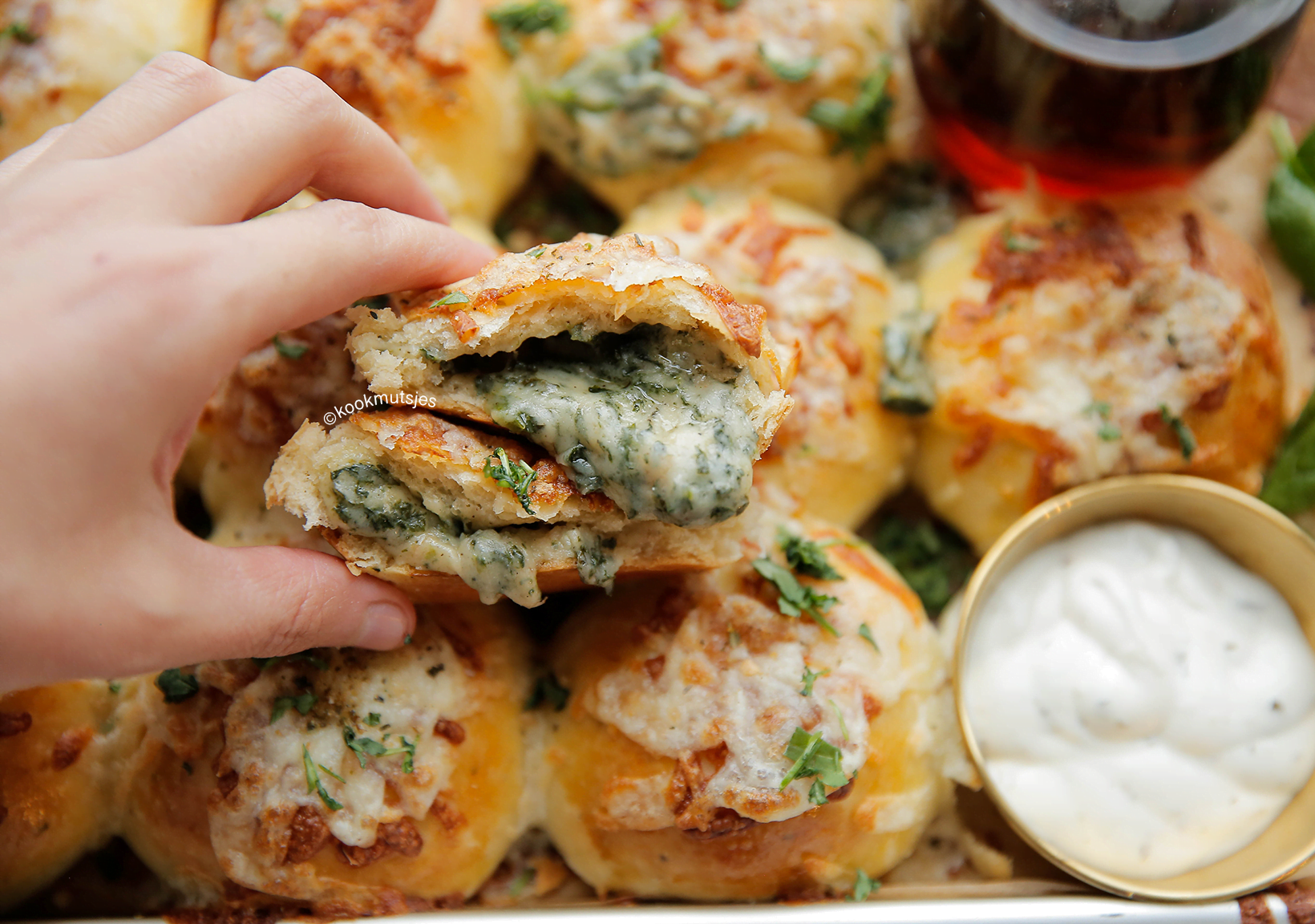 Spinazie-kaasbroodjes