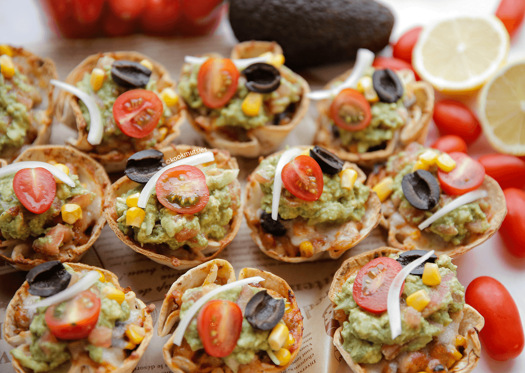 Kip hapjes met guacamole