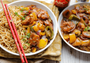 Noedels met garnalen in zoetzure saus