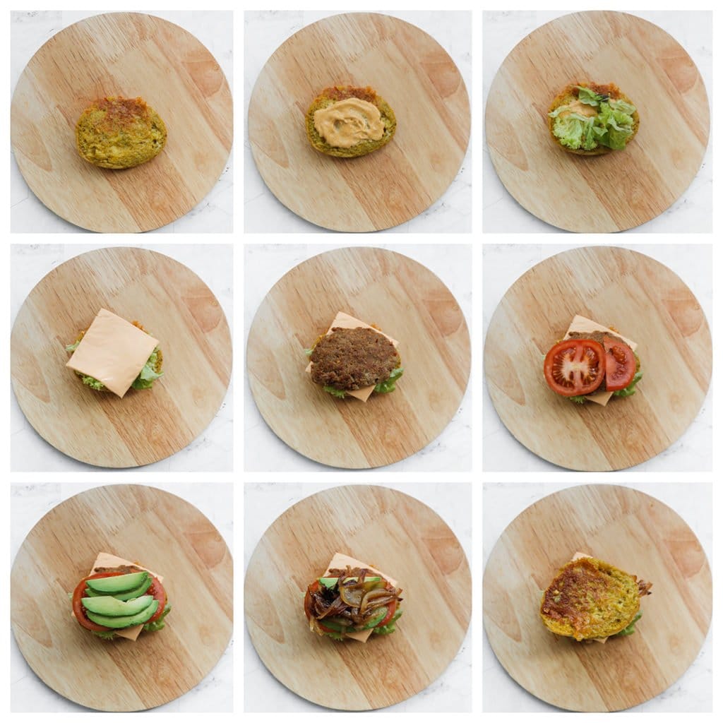Neem een halve brood en werk met deze volgorde:

- saus
- sla
- kaas
- burger
- tomaat
- avocado
- gekarameliseerde ui
- saus