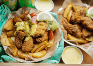 Friet met krokante kip