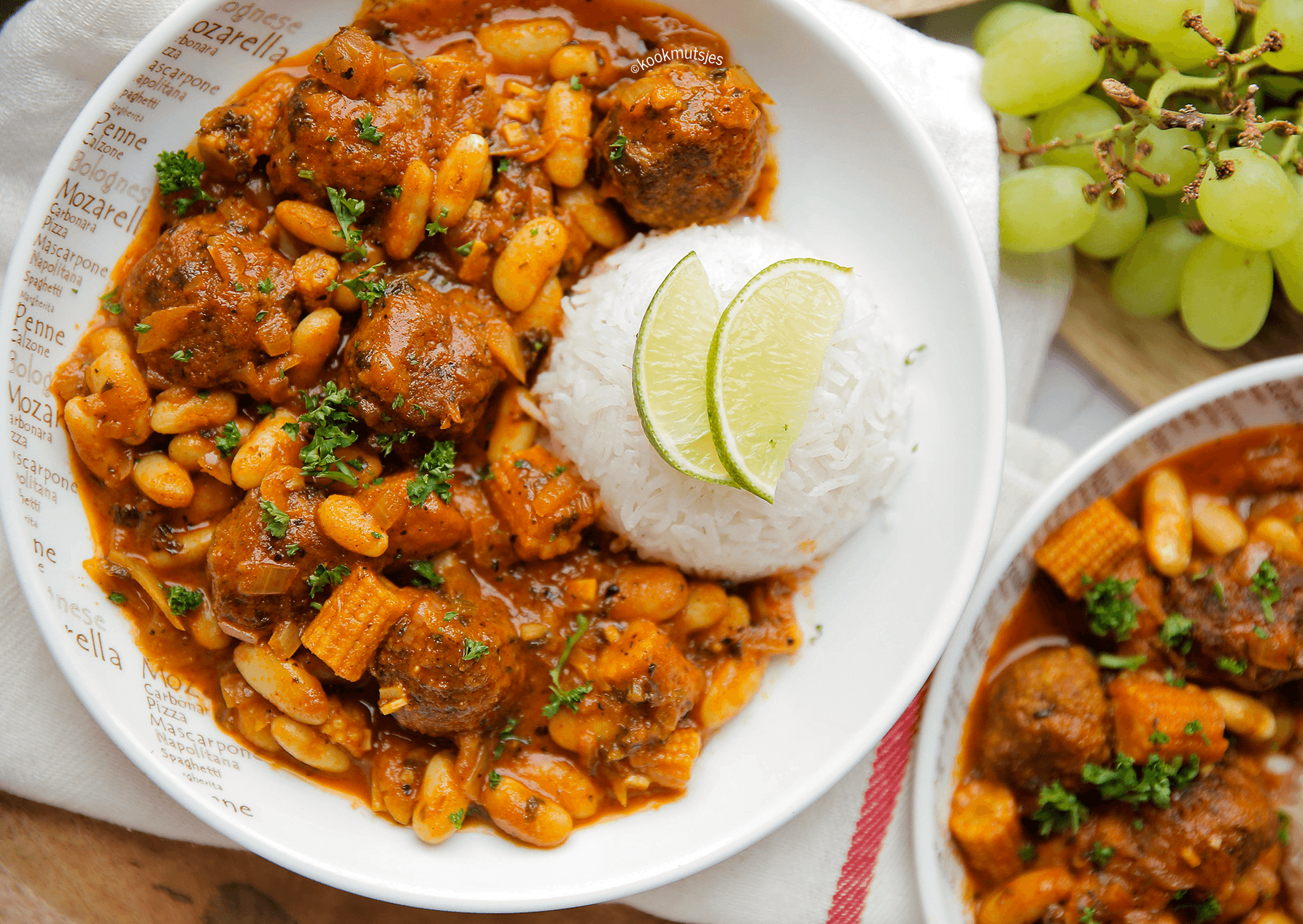 Gehaktballen met bonen in saus