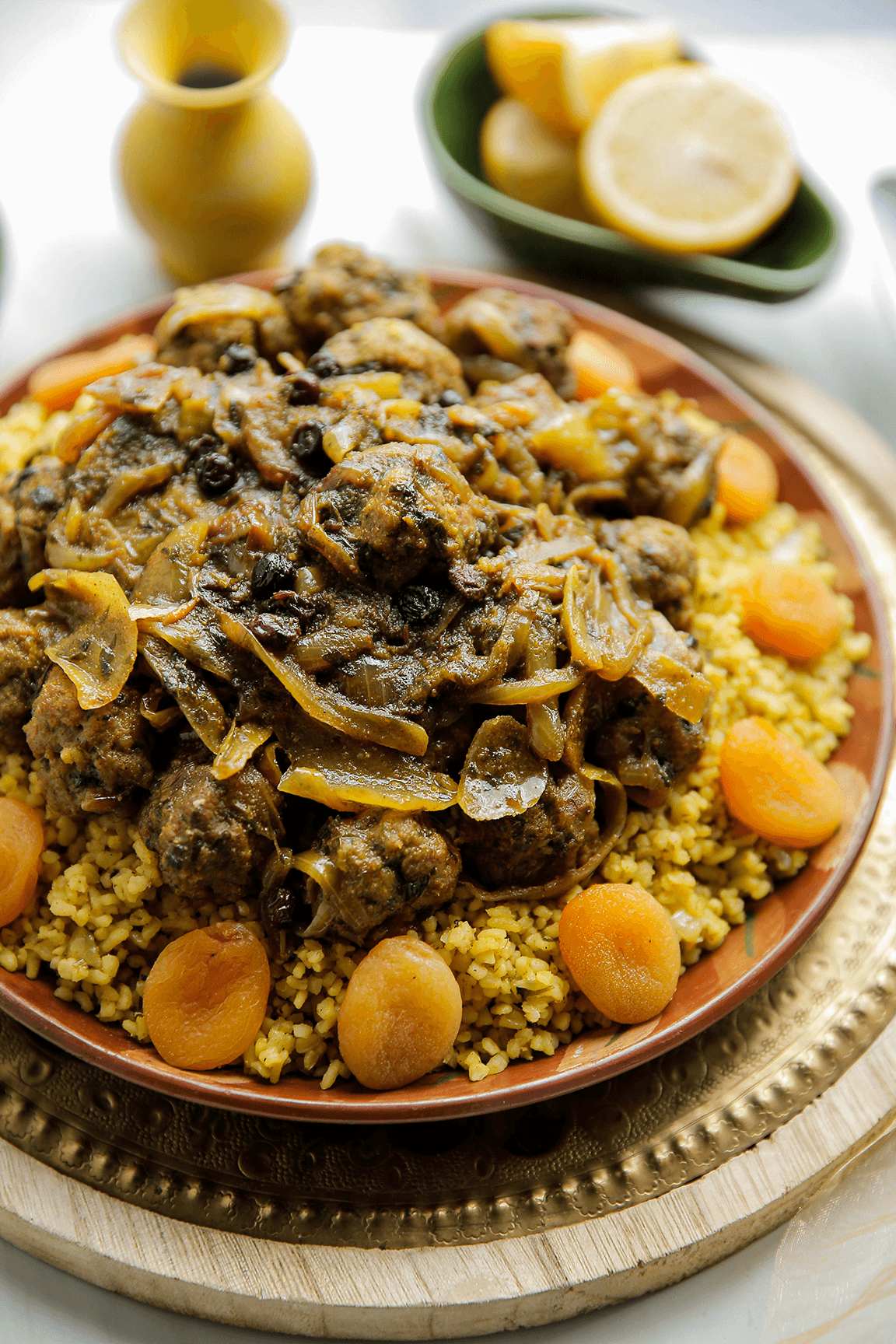 Bulgur met gehaktballen en gekarameliseerde ui