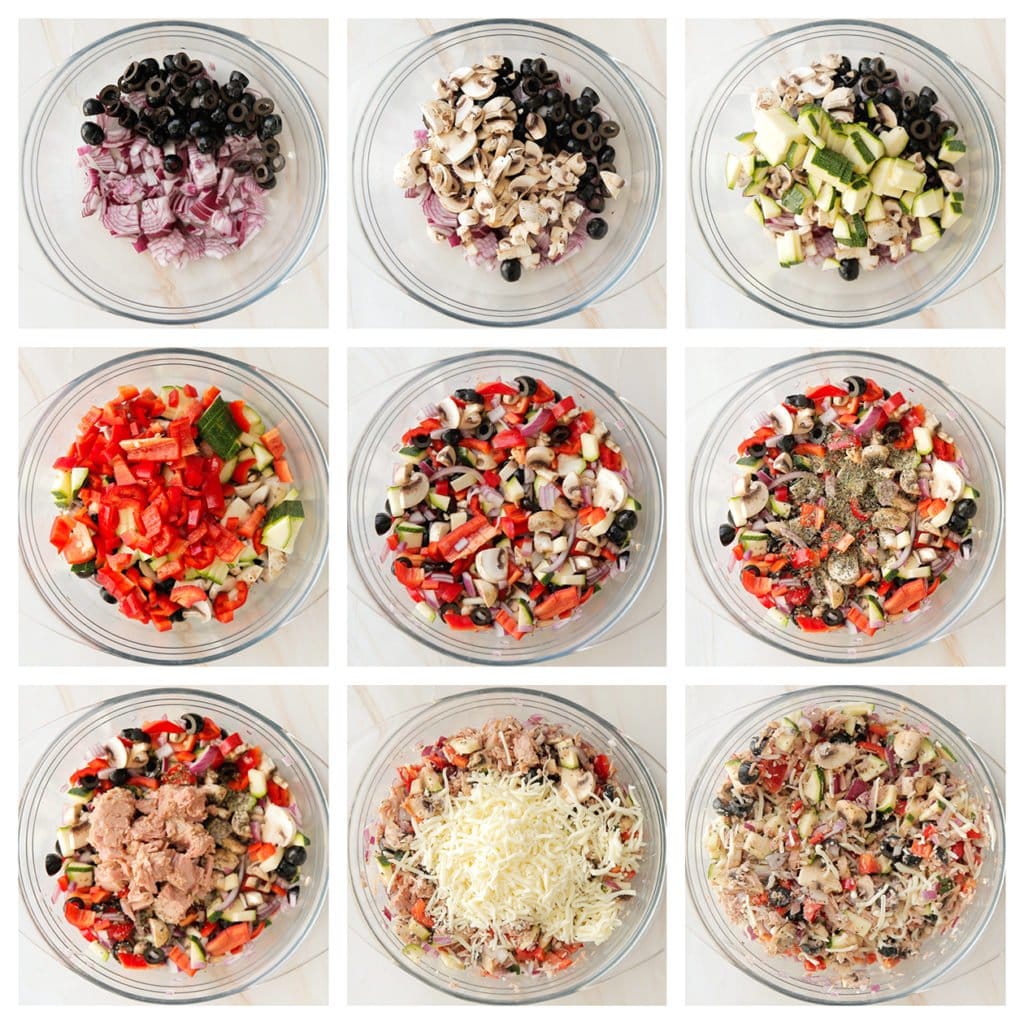 Doe de groenten in een kom. Voeg de gedroogde basilicum, tonijn, geraspte kaas en 75 g van de tomatensaus toe. Meng goed.