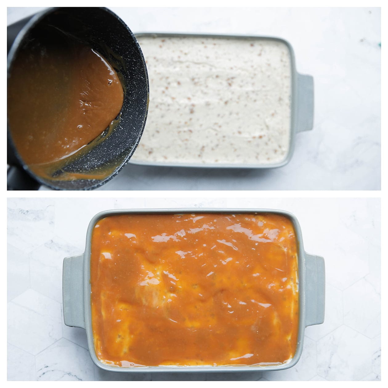 Karamel topping over het stroopwafelmengsel gieten