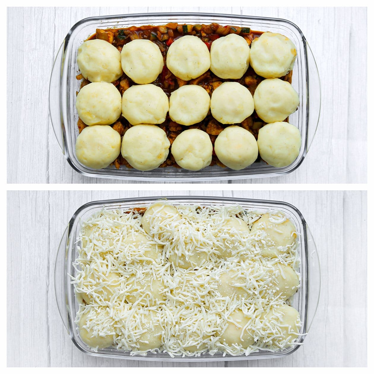 Aardappelbollen verdelen over het kipmengsel en garneren met geraspte mozzarella kaas