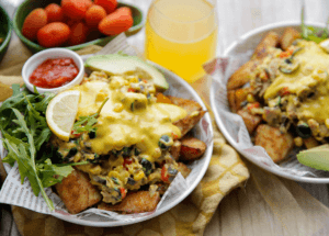 Gebakken aardappels met tonijn in currysaus